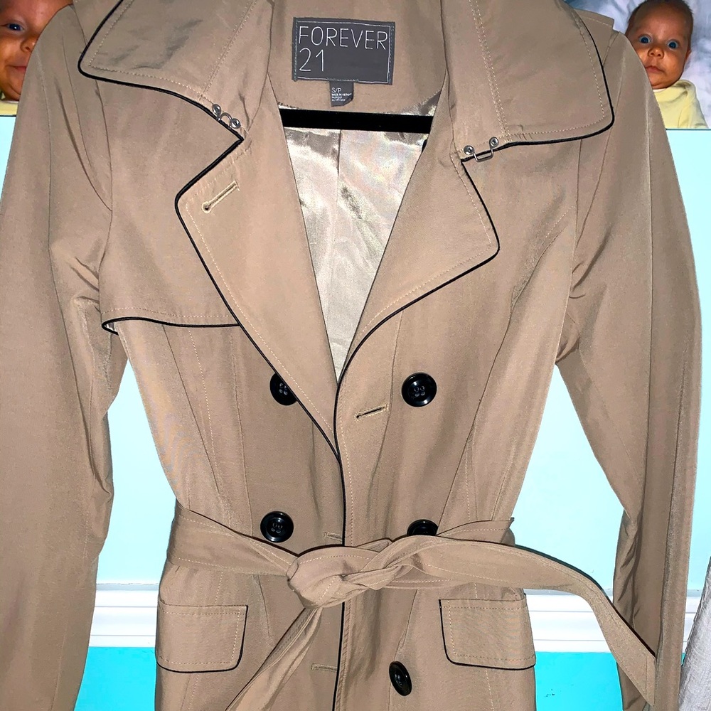 Women’s Short Trench Coat